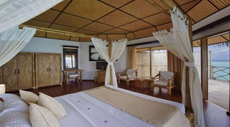 Interno superior water bungalow